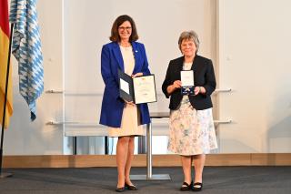 Landtagspräsidentin Ilse Aigner, Präsidentin Prof. Dr. Barbara Städtler-Mach. 